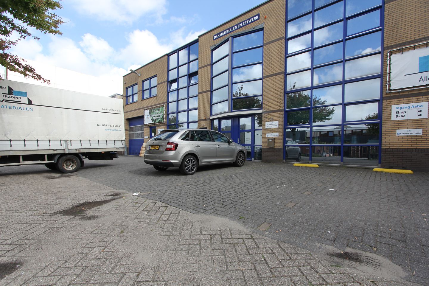 Bekijk foto 1 van Robert Peereboomweg 4