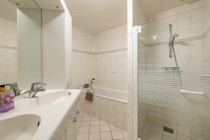 Photo 34 of Robiniastate 11