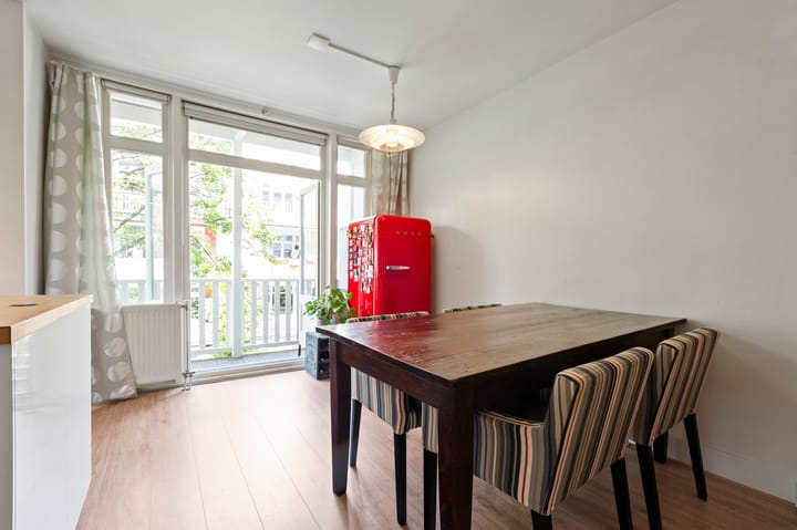 Photo 8 of Wilhelminastraat 46-2