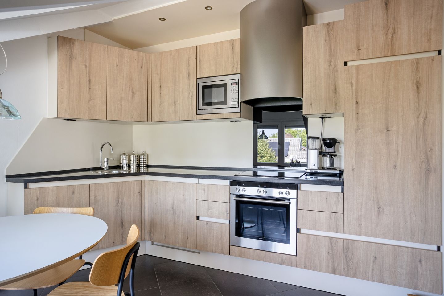 Foto 19 van Burg. Mr W.J.Merckelbachlaan 1