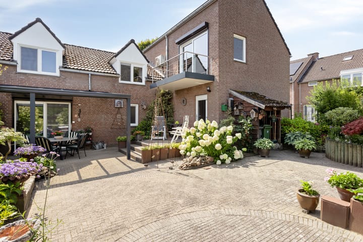 Foto 22 van Burg. Mr W.J.Merckelbachlaan 1