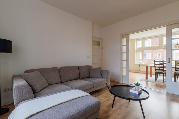 Photo 2 of Oppenheimstraat 2-A