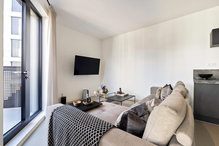 Foto 18 van Mies van der Rohestraat 183