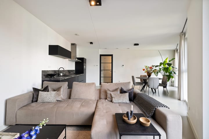 Foto 21 van Mies van der Rohestraat 183