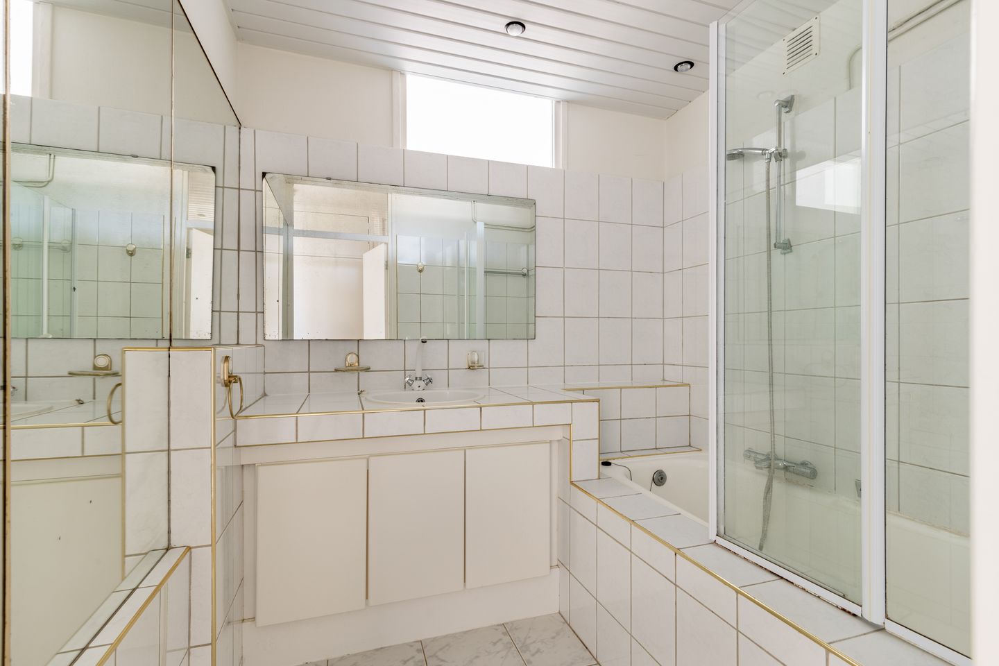 Foto 19 van Admiraal de Ruyterlaan 11