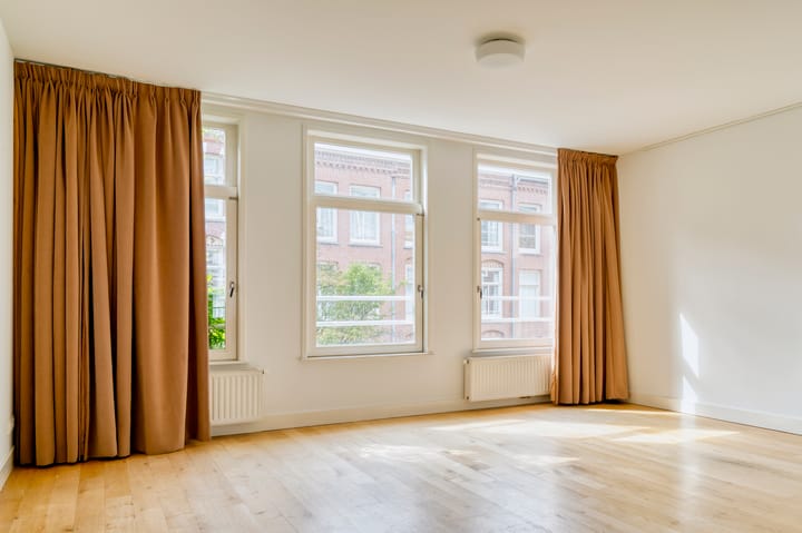 Photo 3 of Balthasar Floriszstraat 47-C