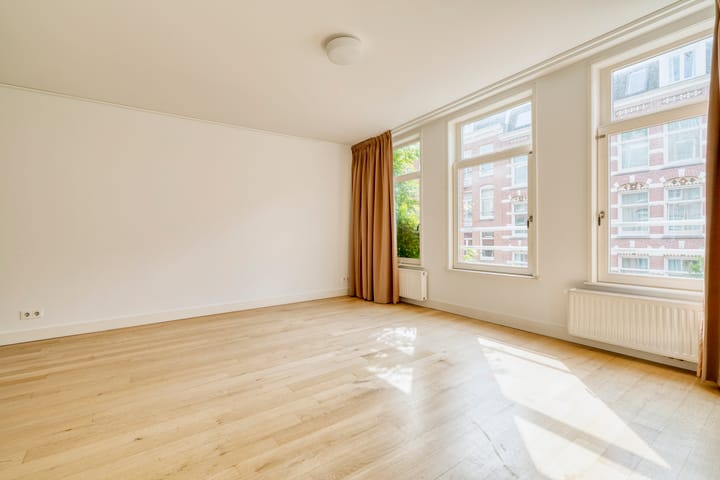 Photo 4 of Balthasar Floriszstraat 47-C