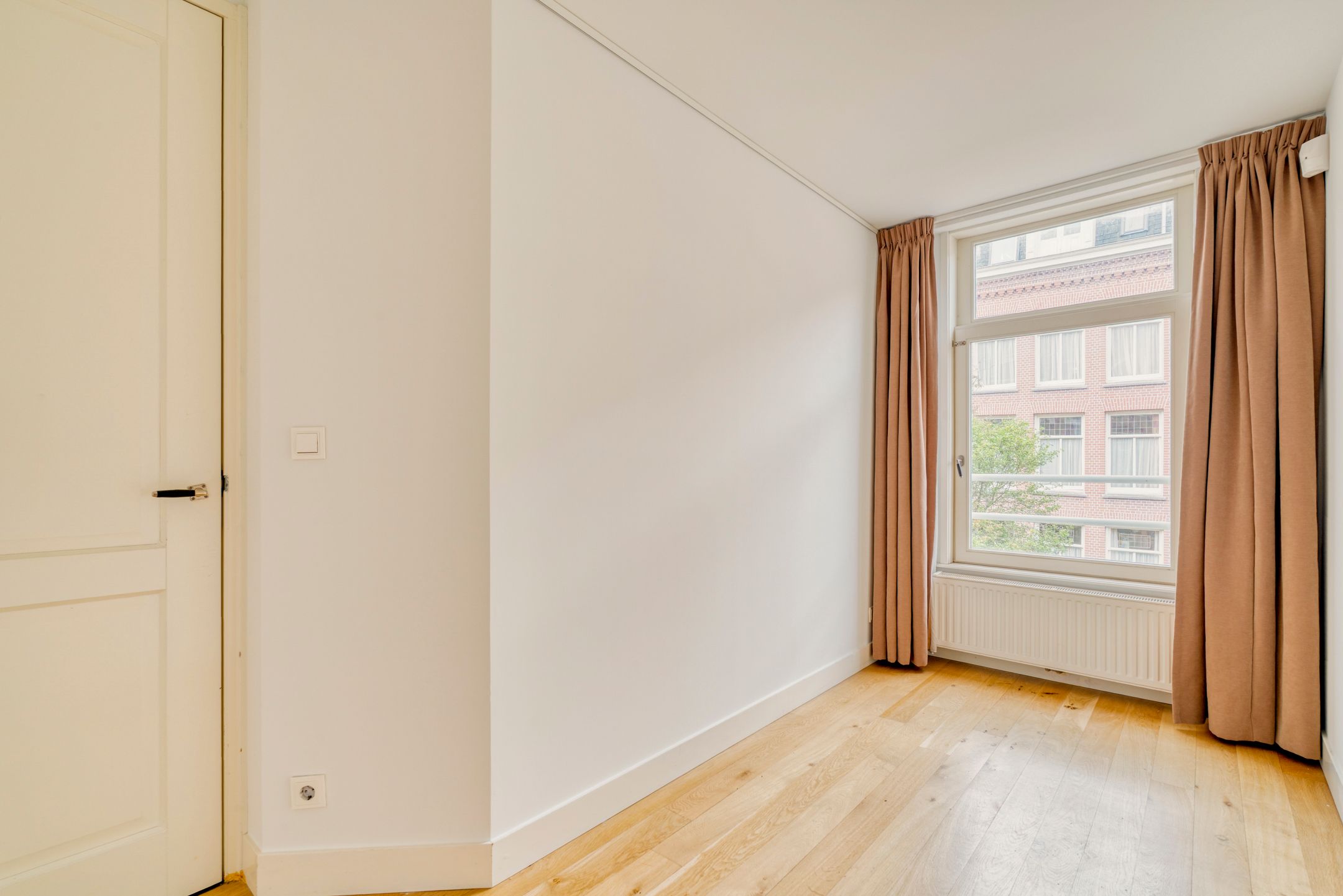 Photo 27 of Balthasar Floriszstraat 47-C