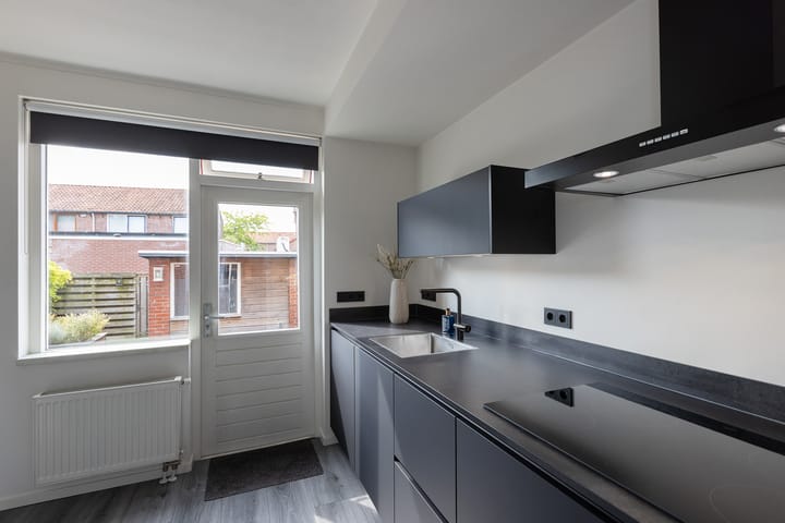 Photo 4 of Emmasingel 65