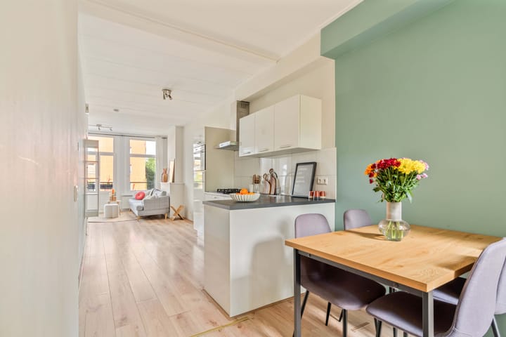 Foto 8 van Van Hallstraat 35-2