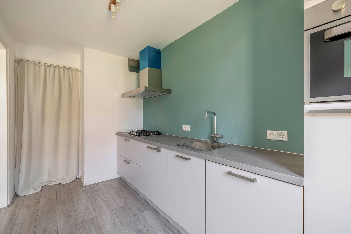 Photo 14 of Leliestraat 38