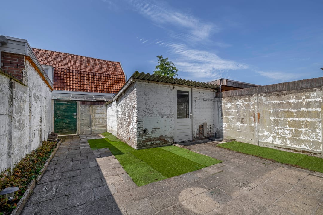 Photo 17 of Leliestraat 38