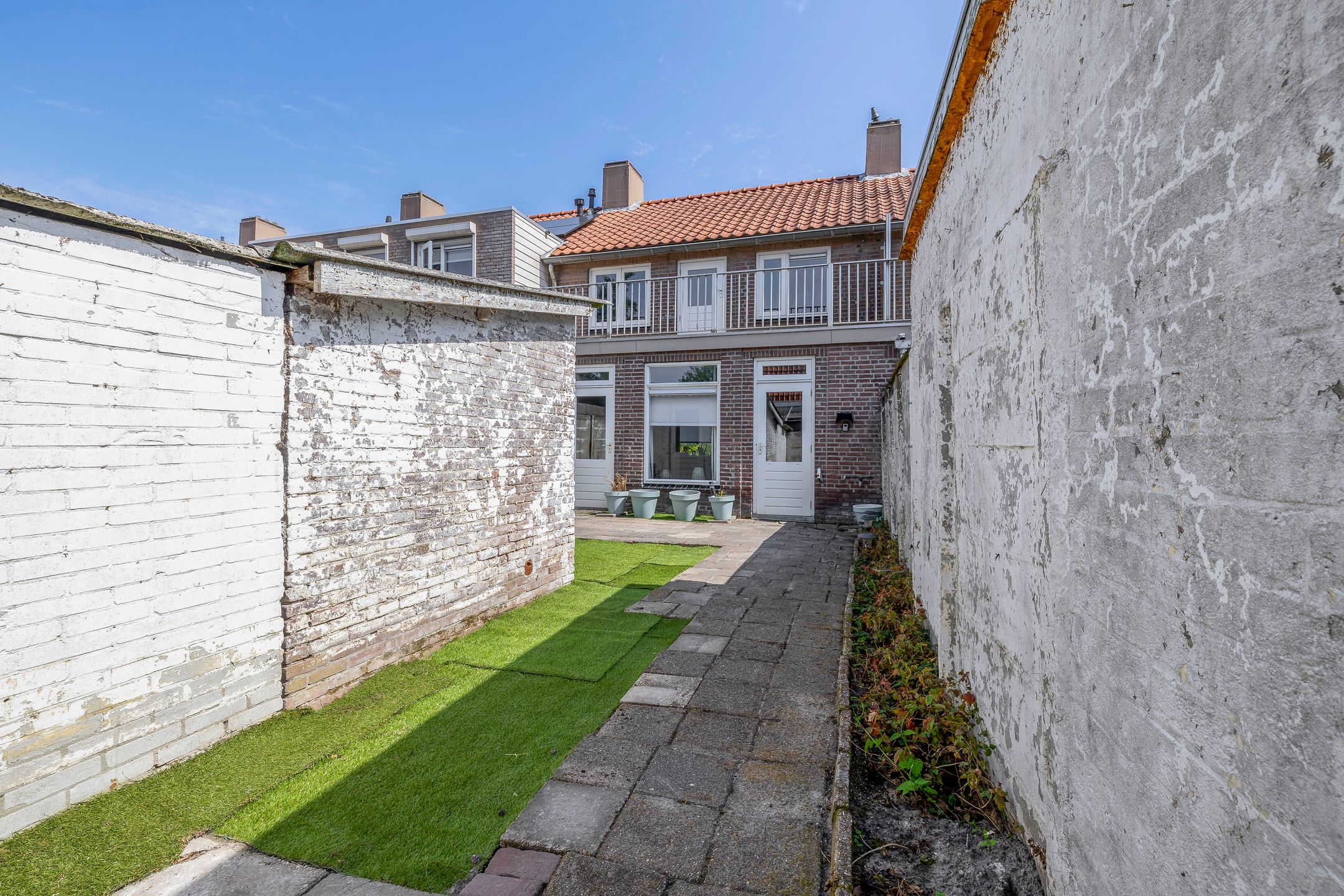 Photo 18 of Leliestraat 38