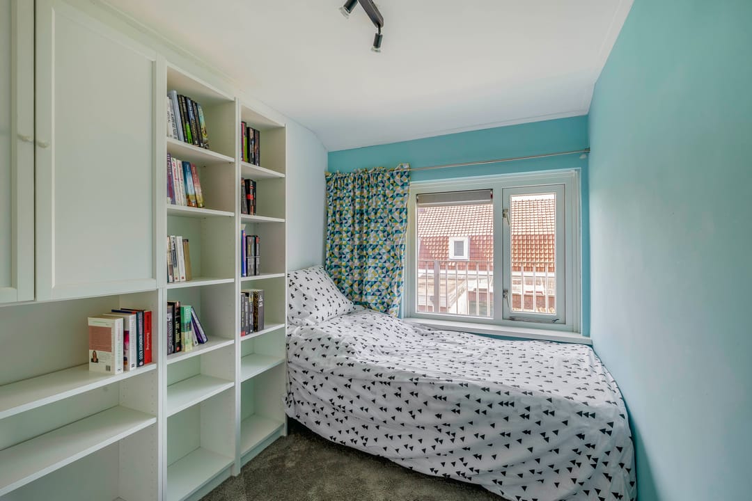 Photo 22 of Leliestraat 38