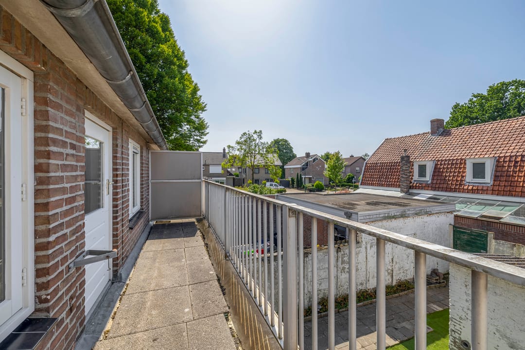 Photo 26 of Leliestraat 38