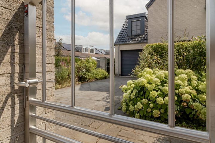 Photo 11 of Sint Willibrorduslaan 44