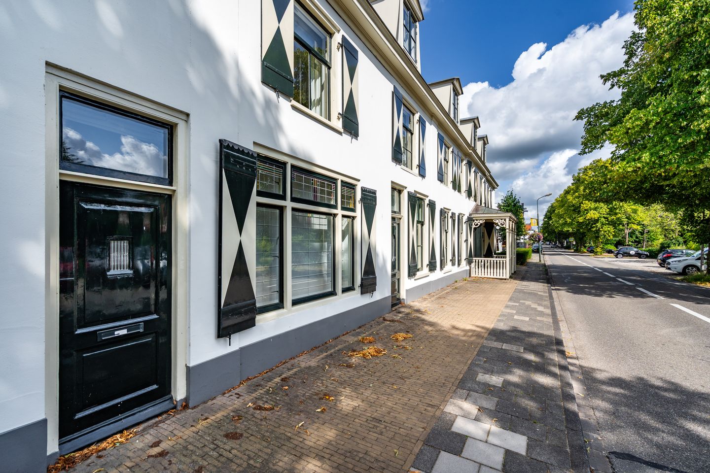 View photo 2 of Noordereinde 127-a