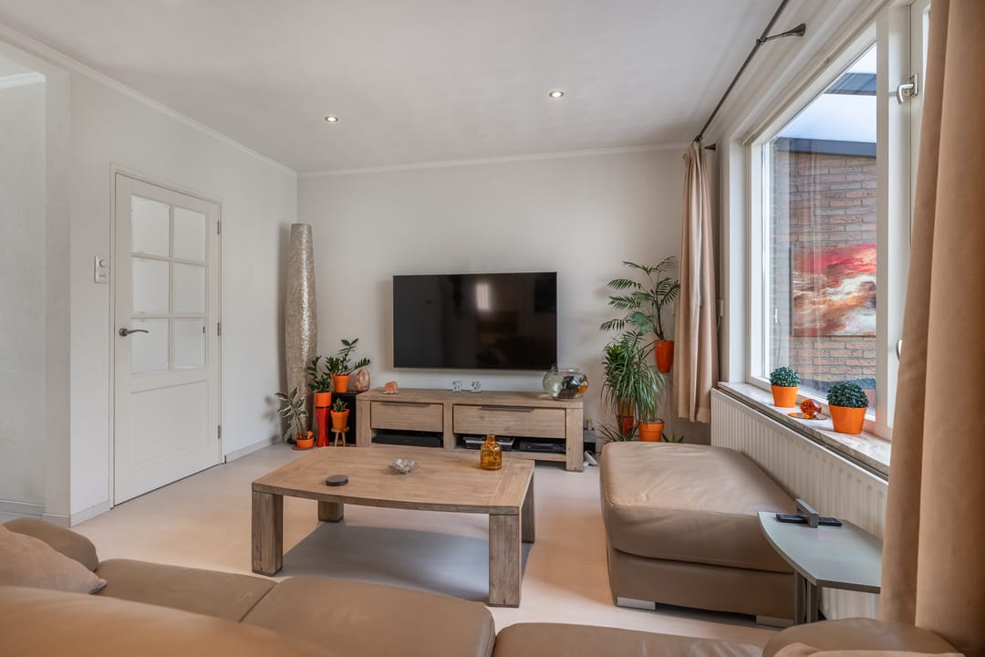 Foto 8 van A C de Ruijter van Steveninckstraat 15