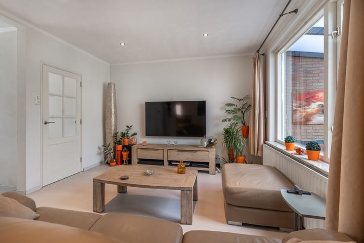 Foto 8 van A C de Ruijter van Steveninckstraat 15