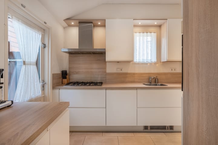 Foto 12 van A C de Ruijter van Steveninckstraat 15