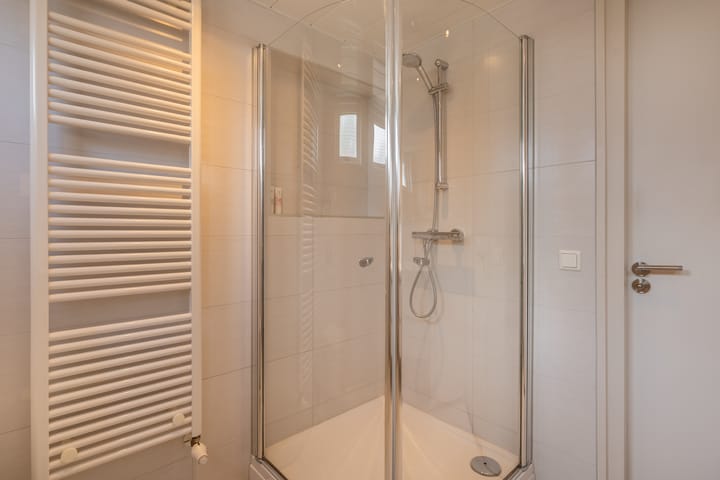 Foto 17 van A C de Ruijter van Steveninckstraat 15