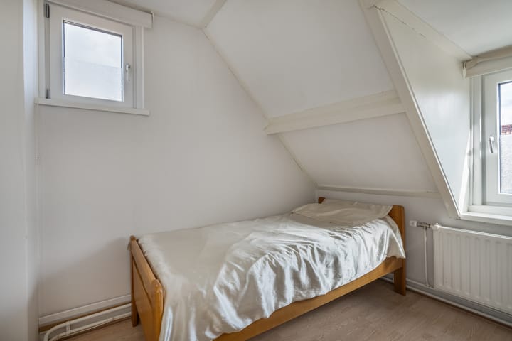 Foto 19 van A C de Ruijter van Steveninckstraat 15