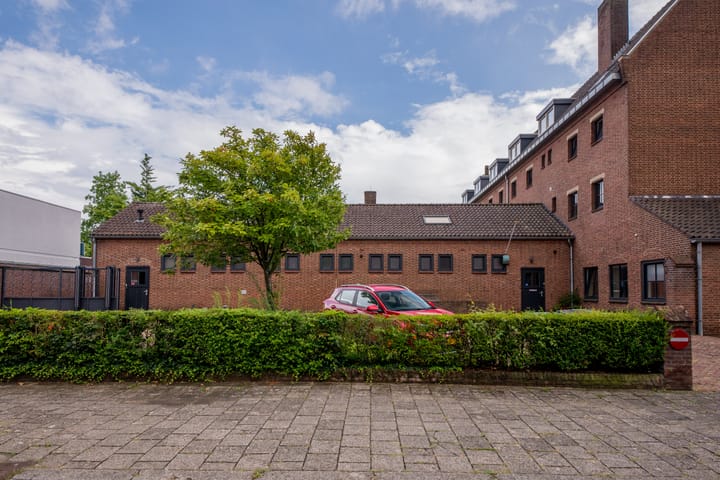 Photo 51 of Monseigneur Zwijsenstraat 2-A