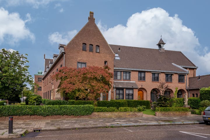 Photo 54 of Monseigneur Zwijsenstraat 2-A