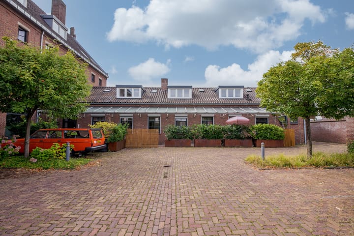 Photo 58 of Monseigneur Zwijsenstraat 2-A