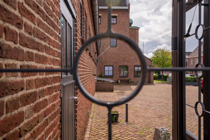 Photo 67 of Monseigneur Zwijsenstraat 2-A