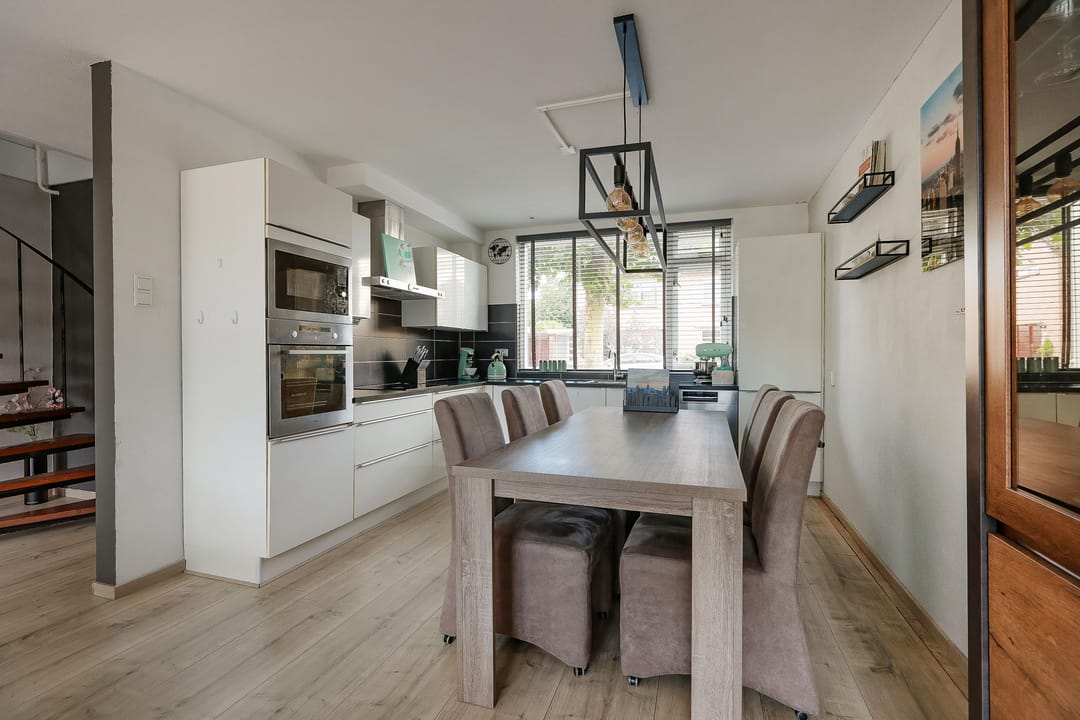 Photo 11 of Einsteinstraat 5