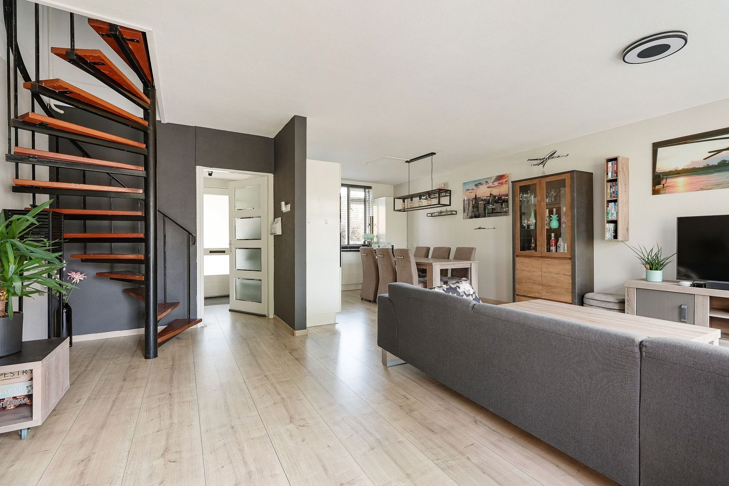 Photo 20 of Einsteinstraat 5