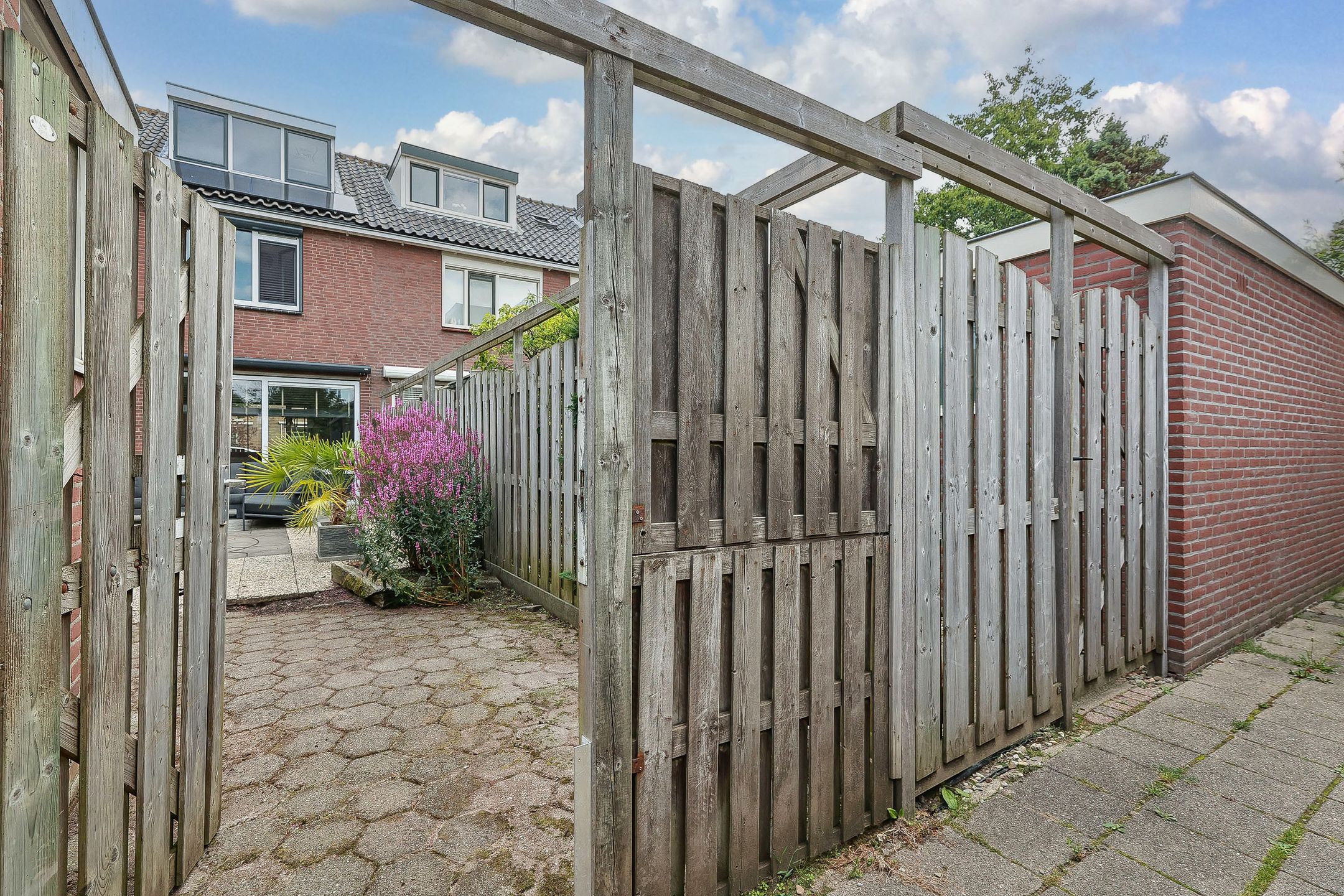 Photo 33 of Einsteinstraat 5