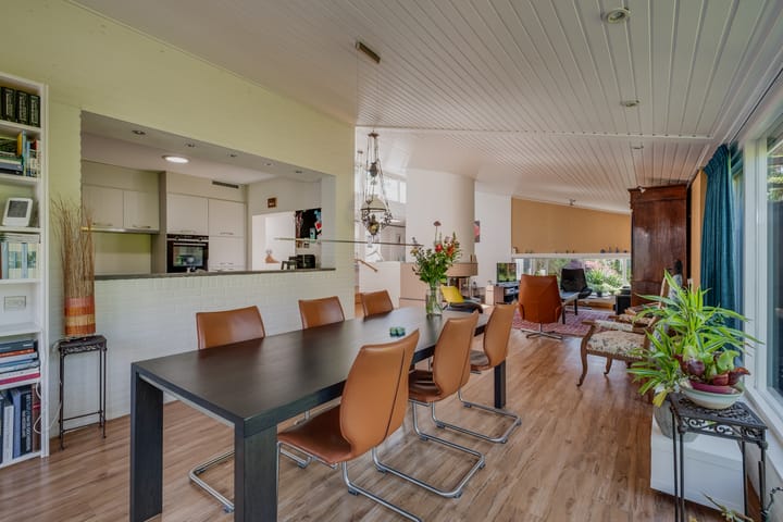 Foto 9 van Van Tuyll van Serooskerkenweg 24