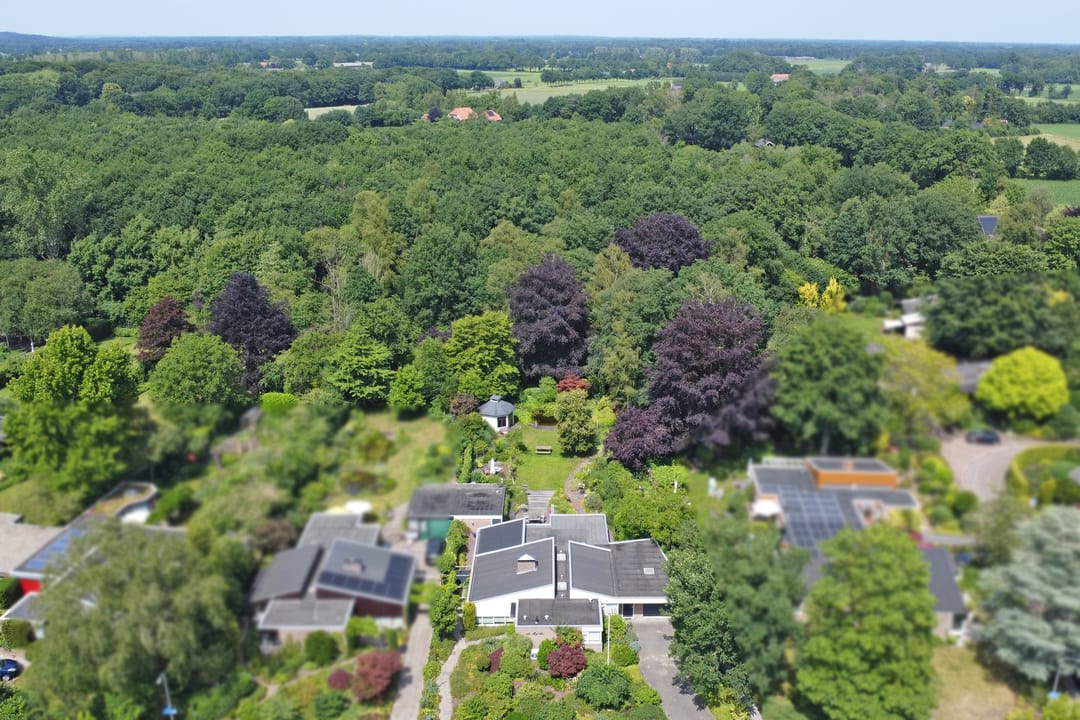 Foto 2 van Van Tuyll van Serooskerkenweg 24