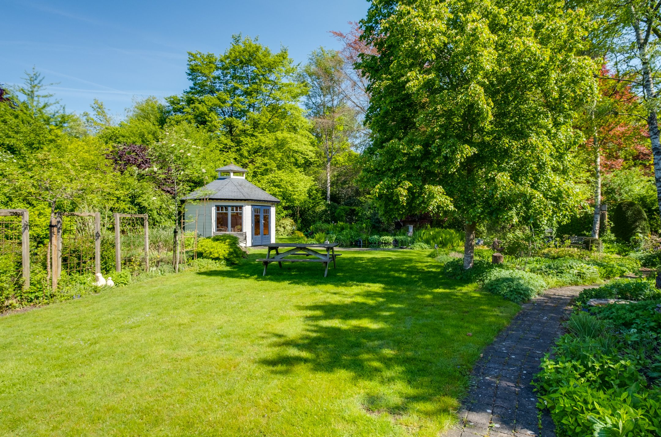 Foto 30 van Van Tuyll van Serooskerkenweg 24