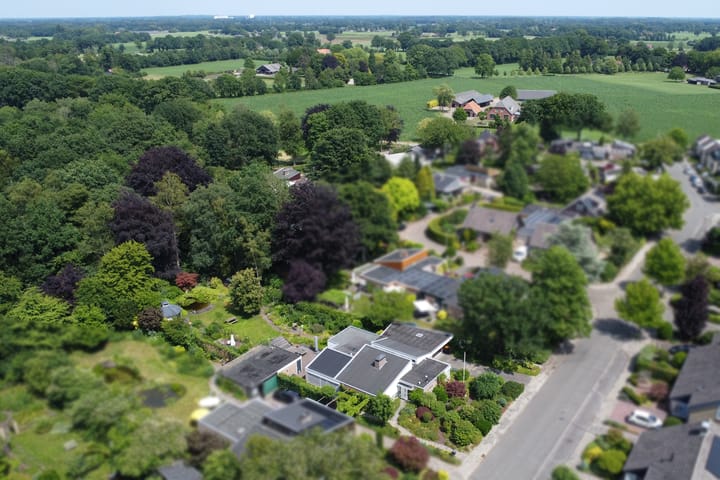 Foto 41 van Van Tuyll van Serooskerkenweg 24