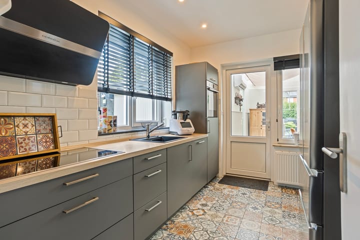 Foto 14 van Vroenstraat 70