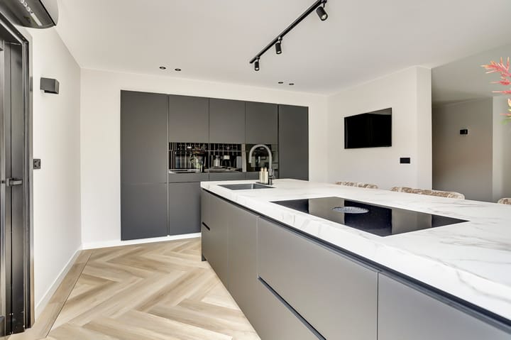 Foto 15 van Prof. R. Regoutstraat 38