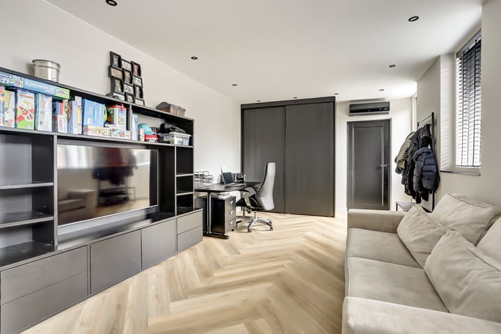 Foto 23 van Prof. R. Regoutstraat 38