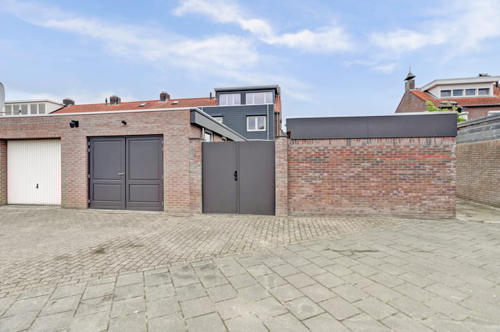 Foto 45 van Prof. R. Regoutstraat 38