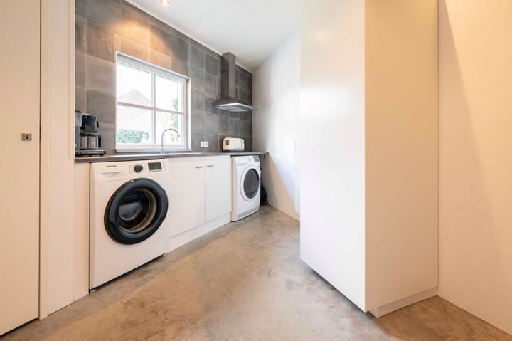 Foto 28 van Rucphensestraat 9