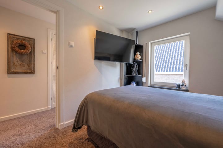 Foto 48 van Rucphensestraat 9