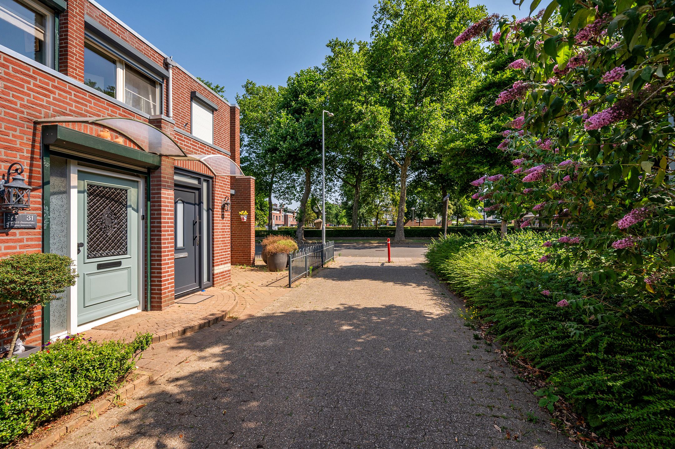 Photo 48 of Requesensstraat 31