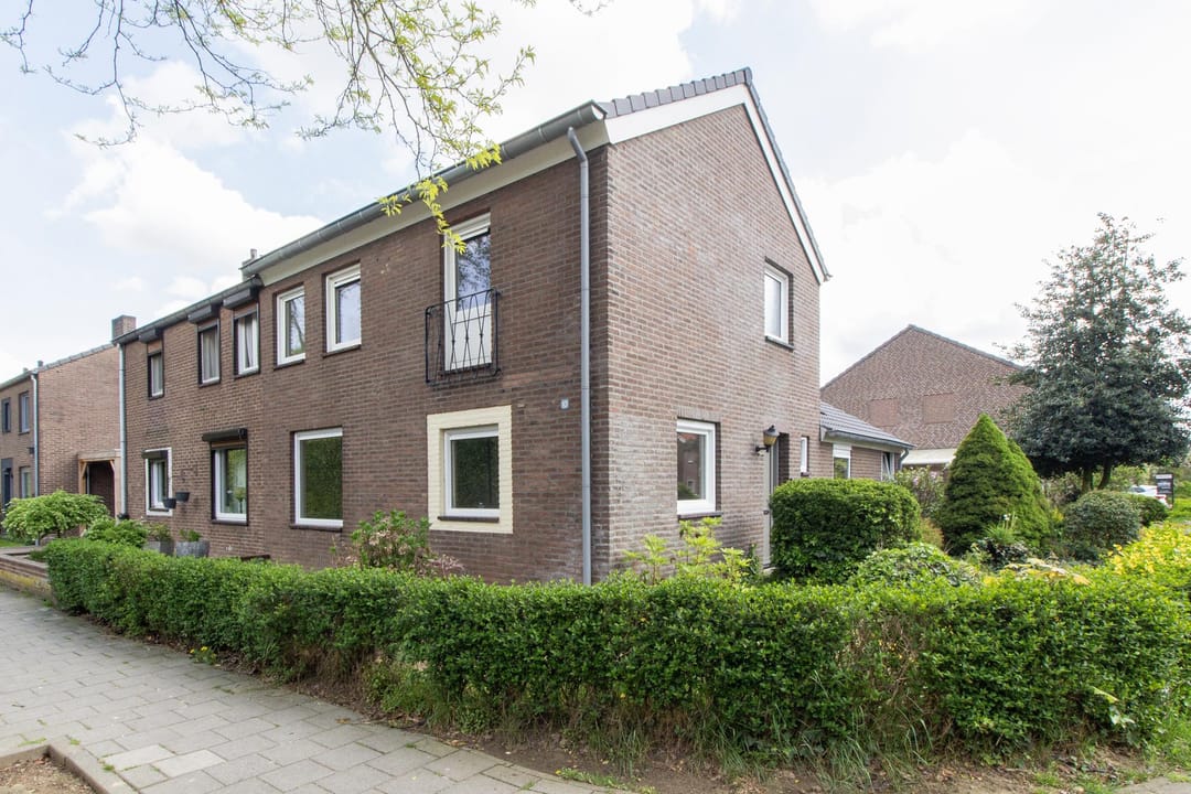 Photo 1 of Aalmoezenier Camplaan 10