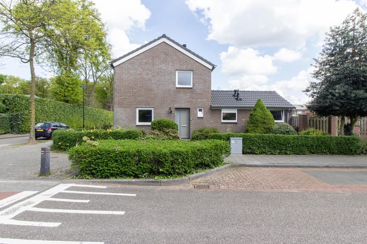 Photo 3 of Aalmoezenier Camplaan 10