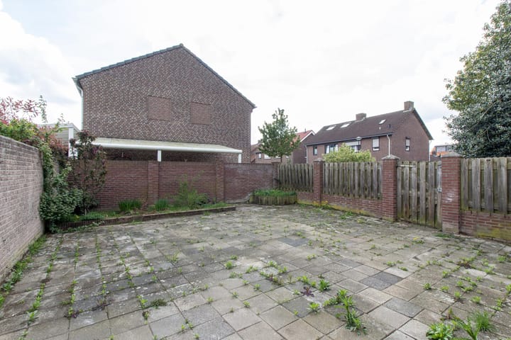 Photo 20 of Aalmoezenier Camplaan 10