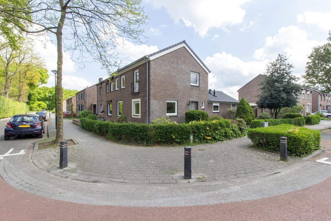 Photo 26 of Aalmoezenier Camplaan 10