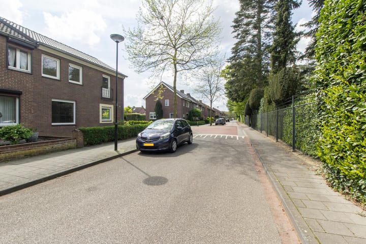 Photo 24 of Aalmoezenier Camplaan 10