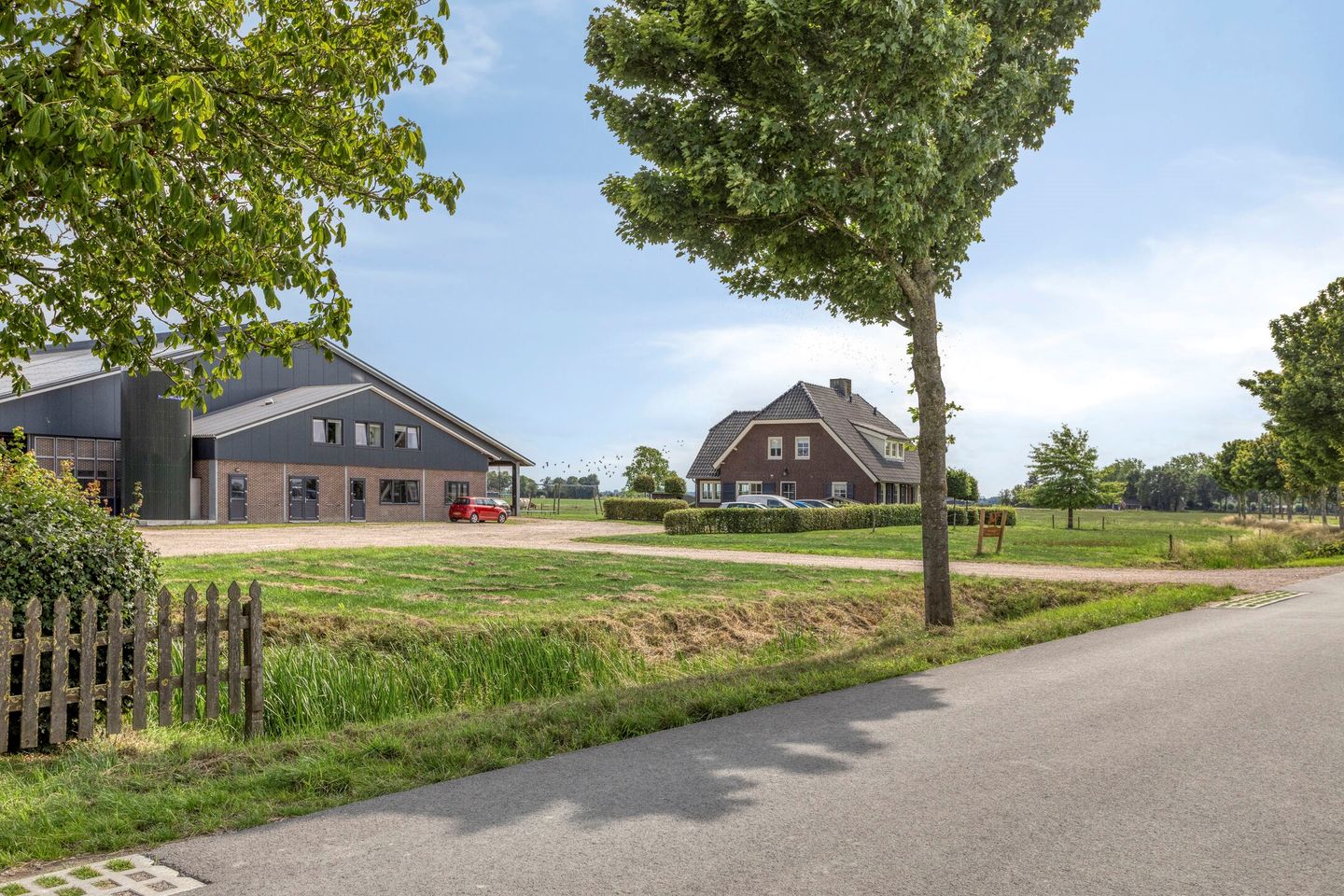 View photo 3 of Broeksestraat 82